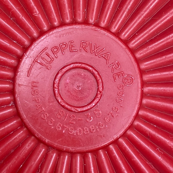 Vintage Tupperware Servalier Push Lid #812 Red LID ONLY (1) - Picture 3 of 6